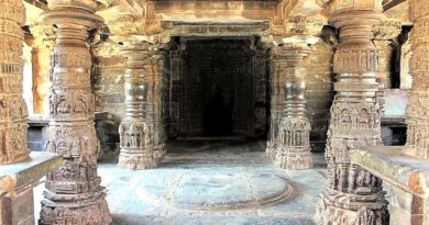 Трикутешвара – резной храм эпохи Чалукья. Индия
