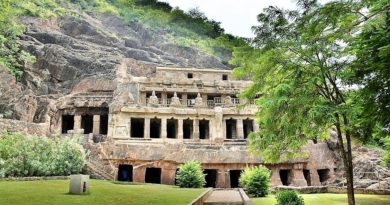 Ундавалли — пещерные храмы трех религий